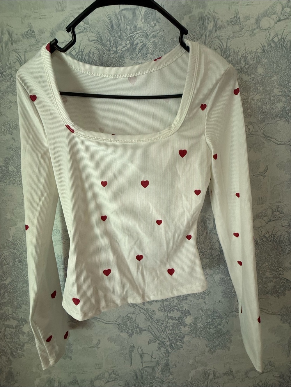 SHEIN White Ribbed Long-Sleeve Top with Red Heart Print - S - NWOT